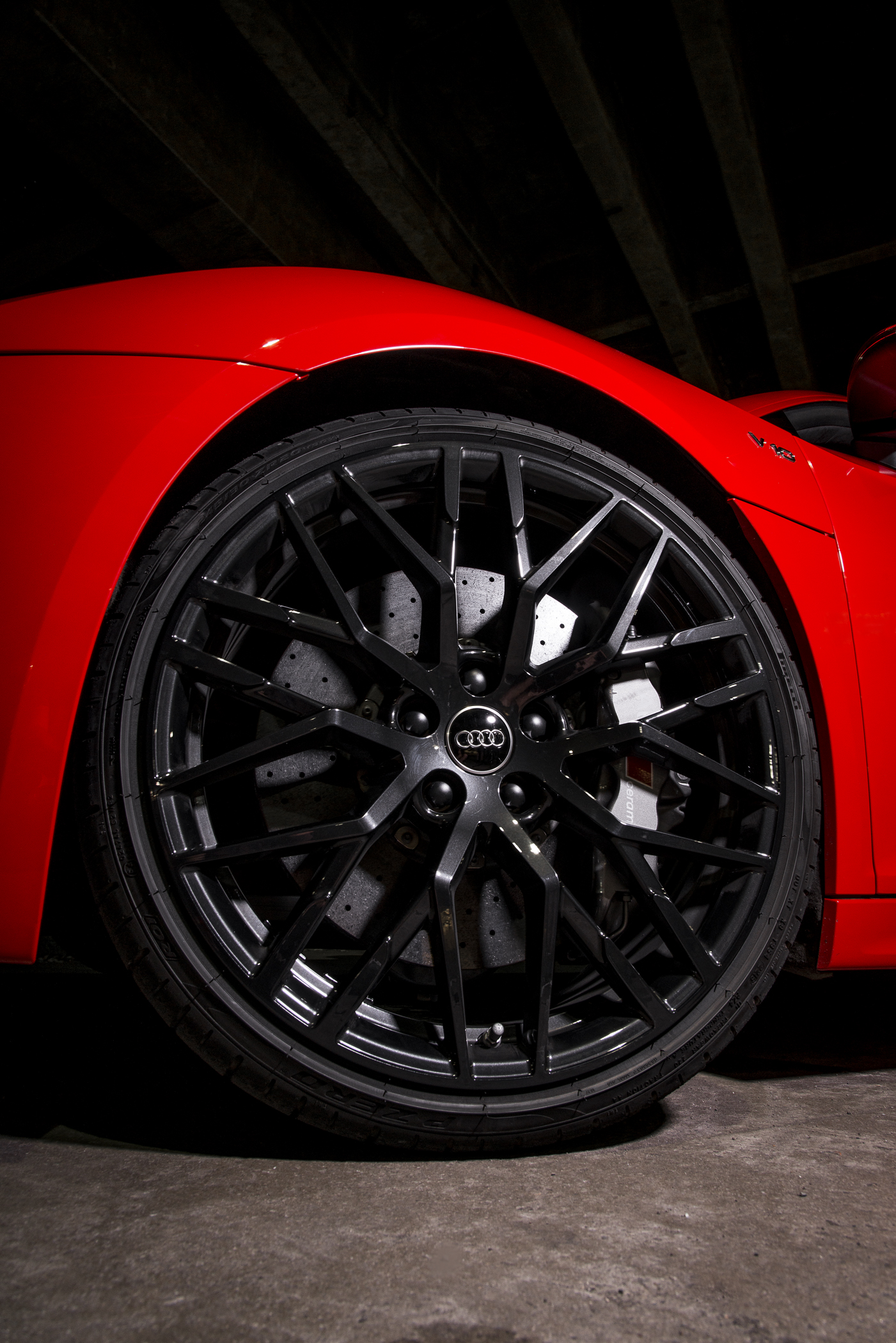 2017-Audi-R8-V10-Plus-wheels.jpg