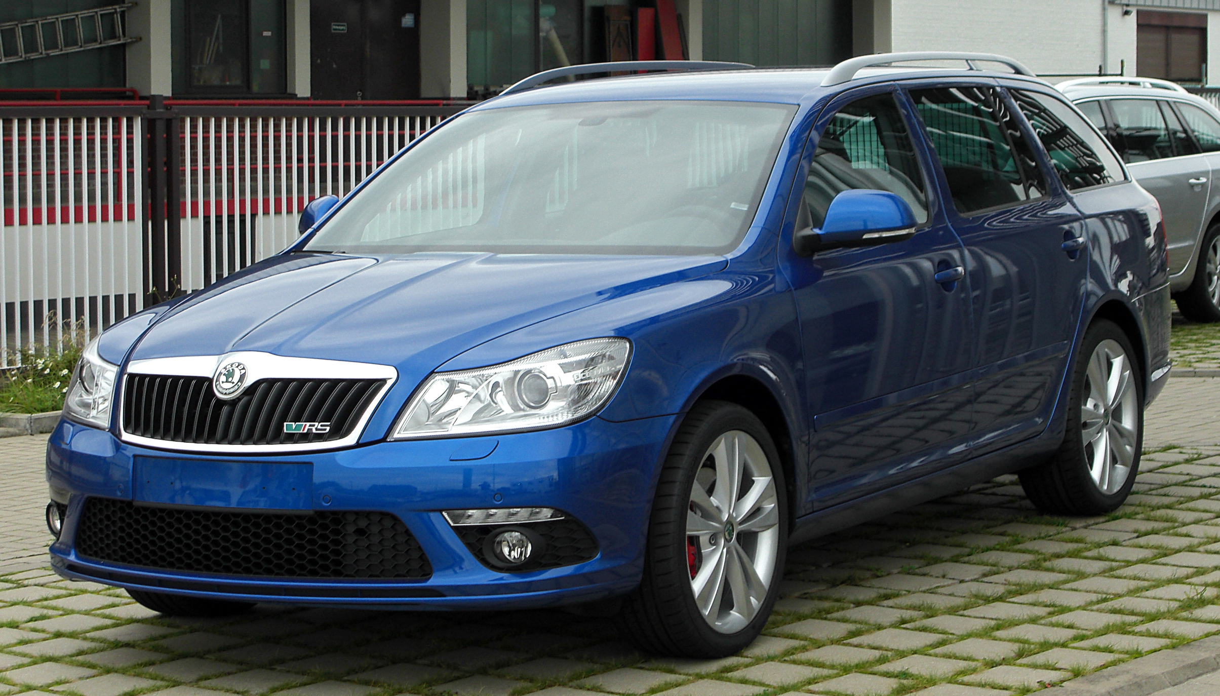 Skoda_Octavia_II_Combi_RS_Facelift_front