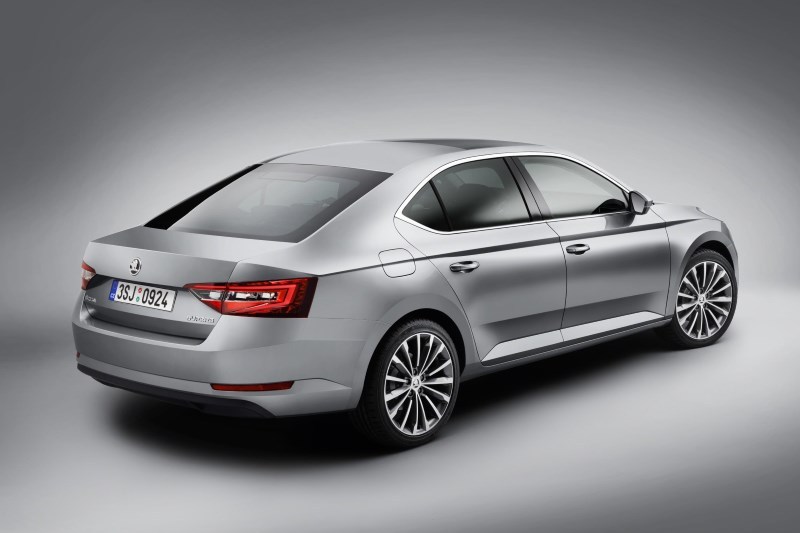 oto-nowa-skoda-superb!-1763-15338_v1.jpg