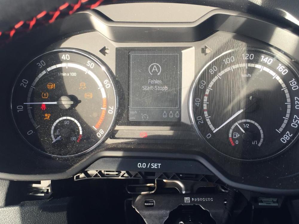 rozbita skoda octavia 3 rs 8.jpg