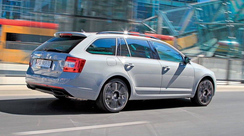 Octavia RS230 w TopGear.jpg