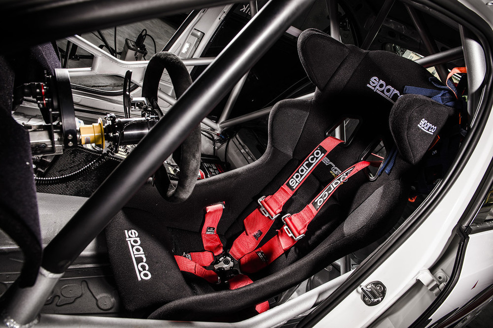 Škoda Octavia Cup kontra Extra 330 LC 5.jpeg