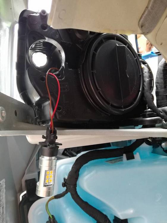 3 kierunkowskaz led octavia 3.jpg