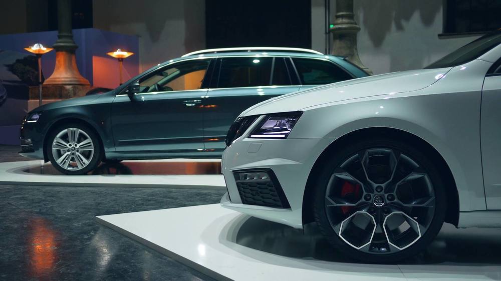 Nowa ŠKODA OCTAVIA RS 4.jpg