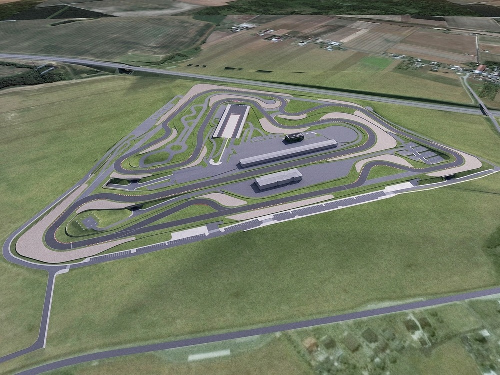 Polonia Racing park.jpg