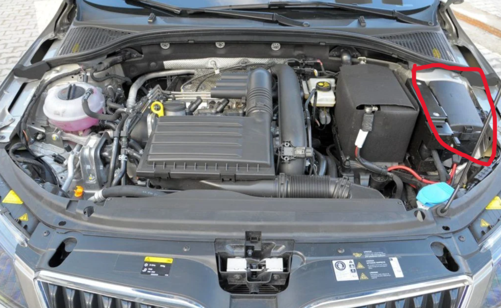 octavia A7 pod maskaa.png