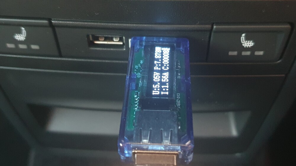 Tylne porty USB_2229.jpg